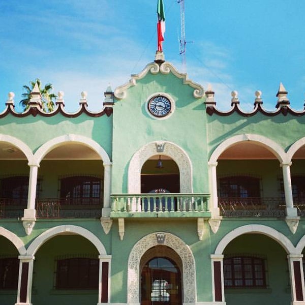Photo taken at Palacio Municipal Fortín de las Flores by Cristhian P. on 8/28/2016