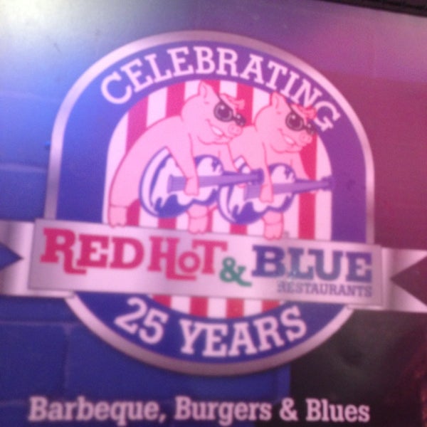 Foto tirada no(a) Red Hot &amp; Blue  -  Barbecue, Burgers &amp; Blues por Joseph em 5/27/2013