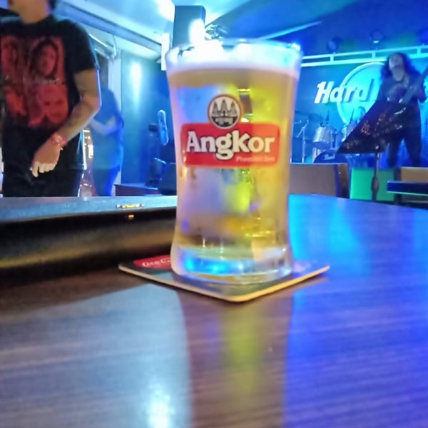 รูปภาพถ่ายที่ Hard Rock Cafe Angkor โดย Adelaide M. เมื่อ 1/3/2019