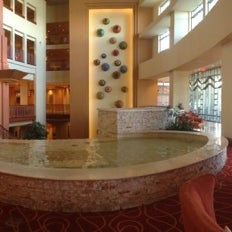 Das Foto wurde bei Renaissance Phoenix Glendale Hotel &amp; Spa von Daven S. am 10/14/2012 aufgenommen