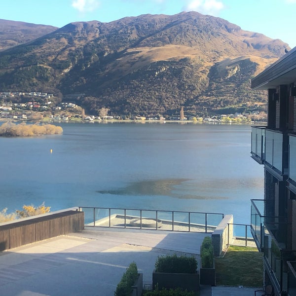 Photo taken at Hilton Queenstown Resort &amp; Spa by Michael V. on 9/14/2019
