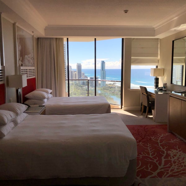 Снимок сделан в JW Marriott Gold Coast Resort &amp; Spa пользователем Michael V. 8/3/2019