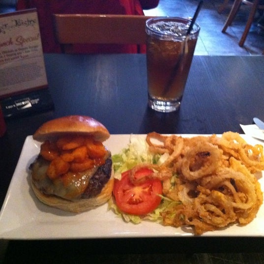 Photo taken at Burger Bistro by David O. on 11/1/2012
