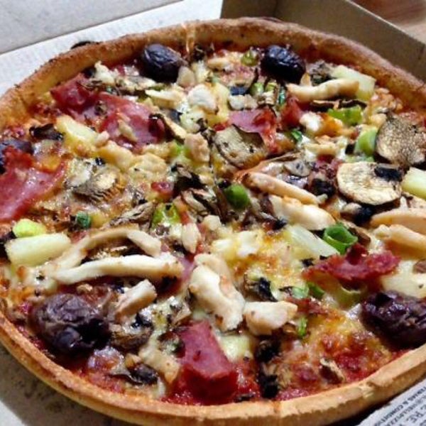 Необычная пицца. Hell pizza. Пицца в китае. Hell pizza. Китайская пицца.