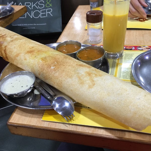 Das Foto wurde bei Branto Indian Vegetarian Restaurant von JK am 4/18/2015 aufgenommen