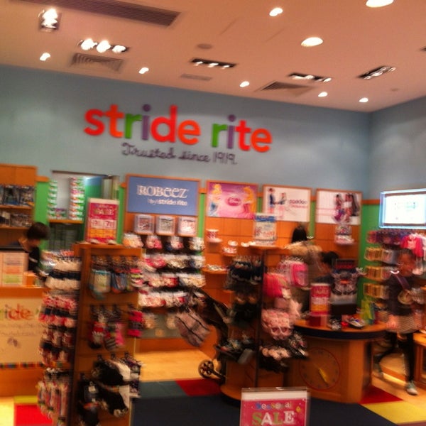 closest stride rite store
