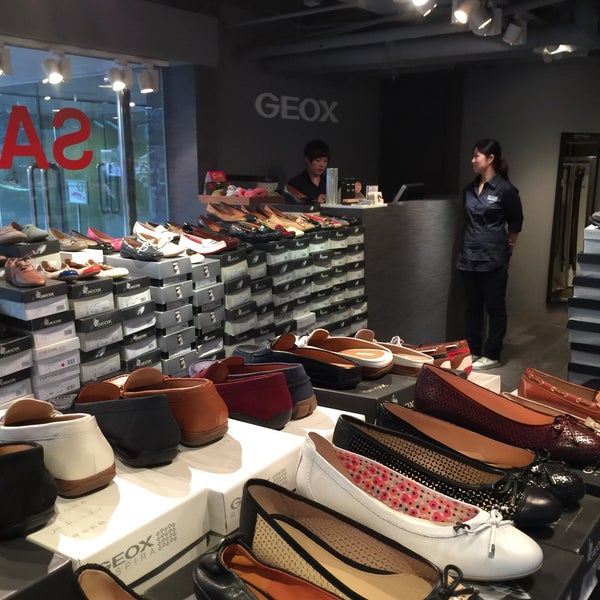 Geox Outlet - Shop 2 & 3 China Hong Kong City Mall, 33 Rd