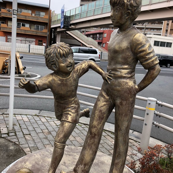 Photos At キャプテン翼 ロベルト本郷と大空翼像 四ツ木 59 Visitors