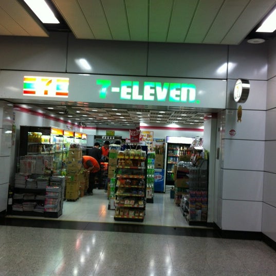 7-Eleven - Central에서 편의점일 7-Eleven