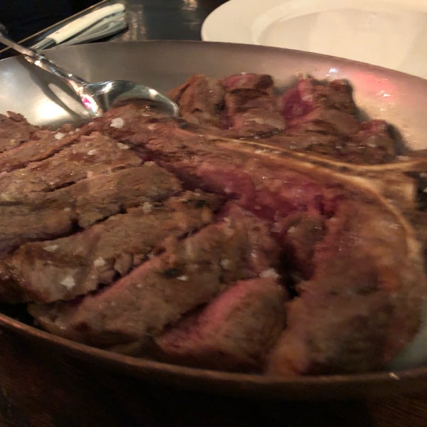 8/16/2018에 JK님이 Morrison&#39;s Oyster Bar &amp; Grill에서 찍은 사진