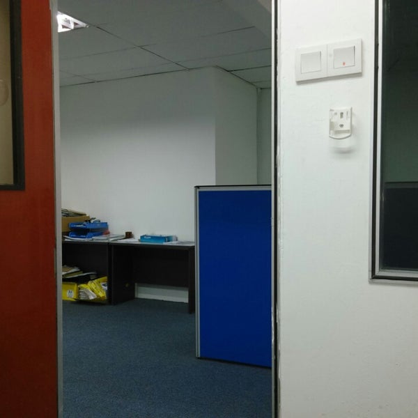 Effect office. Экстерьеры офис склада. Рлан офис и склад 10×38.