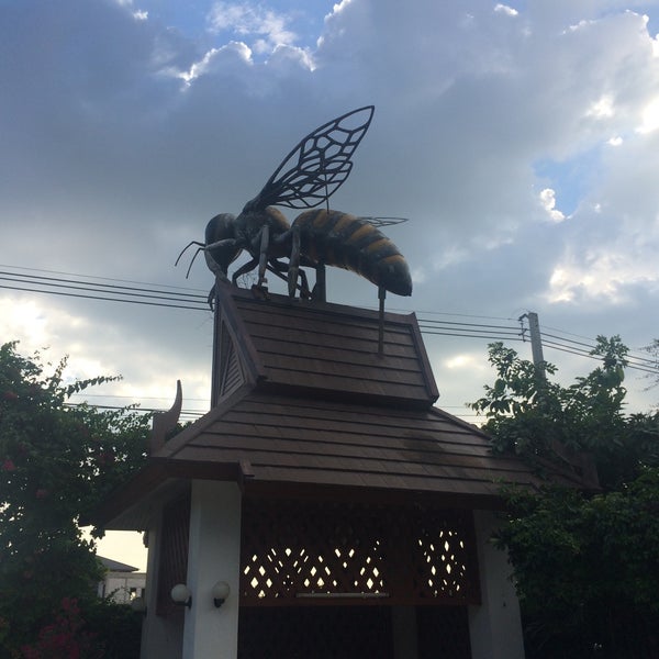 Photo taken at Big Bee Farm (Pattaya) by Masha K. on 11/4/2015