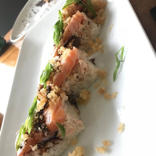 2/2/2018 tarihinde Edgard G.ziyaretçi tarafından Ryori Sushi Lounge'de çekilen fotoğraf
