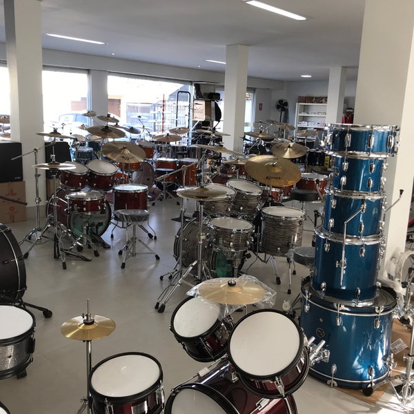 5. Pop drums. Xln audio - addictive drums 2 complete v2. 9. Комплект барабанной установки.