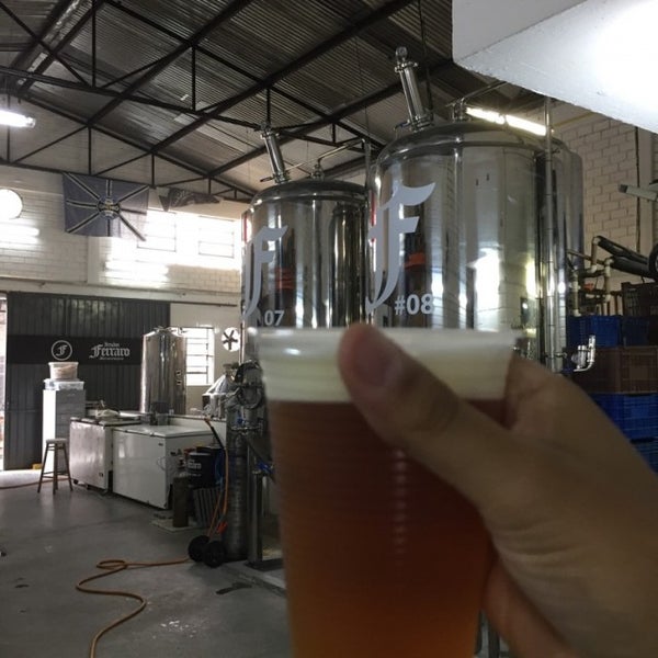 Foto tirada no(a) Irmãos Ferraro - Cervejaria Puramente Artesanal por Tiago T. em 11/25/2016