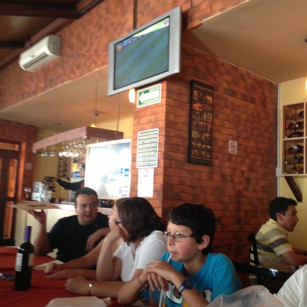 4/14/2013 tarihinde faba j.ziyaretçi tarafından El Argentino Restaurant Parrilla'de çekilen fotoğraf