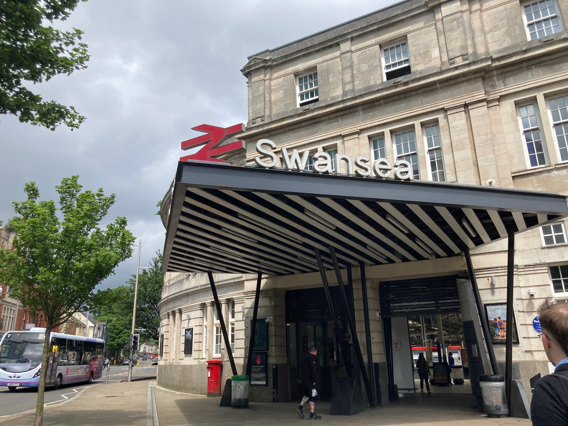 Photos At Swansea Railway Station SWA High St Photos At Swansea Railway Station SWA High St