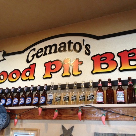 Photo taken at Gemato&#39;s Wood Pit BBQ by Shap on 10/19/2012