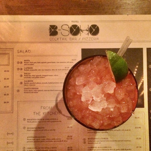 รูปภาพถ่ายที่ B-Soho Cocktail Bar &amp; Pizzeria โดย Stephanie P. เมื่อ 3/20/2015