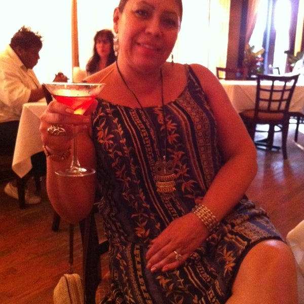Photo taken at Louie &amp; Johnnie&#39;s by Wilma F. on 7/25/2014