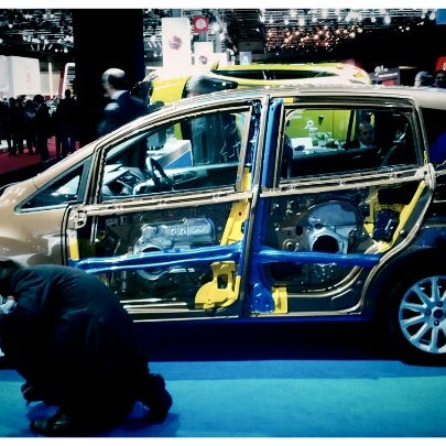 รูปภาพถ่ายที่ Mondial de l&#39;Automobile de Paris โดย Robert W. เมื่อ 9/27/2012