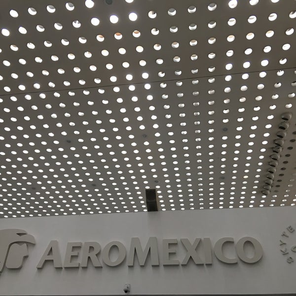 Photo taken at Mexico City Benito Juárez International Airport (MEX) by Pei K. on 5/8/2016