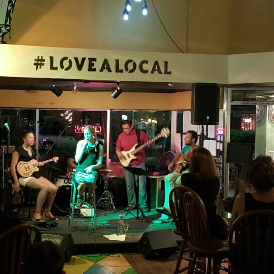 Photo taken at Peeve&#39;s Public House &amp; Local Market by Matthew T. on 7/11/2015