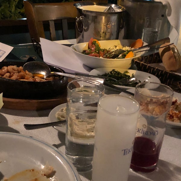 Foto diambil di Cunda Balık Restaurant oleh ALİ 💙💛 pada 7/20/2022