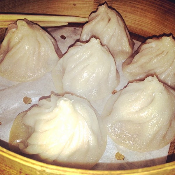 Photo taken at 上海人家 Shanghai Family Dumpling by Frances A. on 11/1/2014