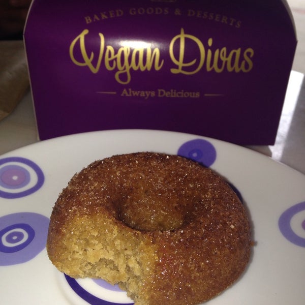 3/16/2014 tarihinde Frances A.ziyaretçi tarafından Vegan Divas'de çekilen fotoğraf