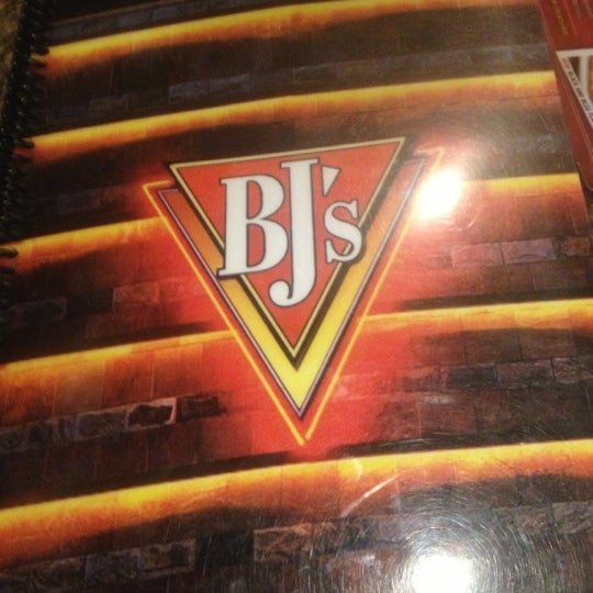 Foto tirada no(a) BJ&#39;s Restaurant &amp; Brewhouse por JD S. em 10/31/2012