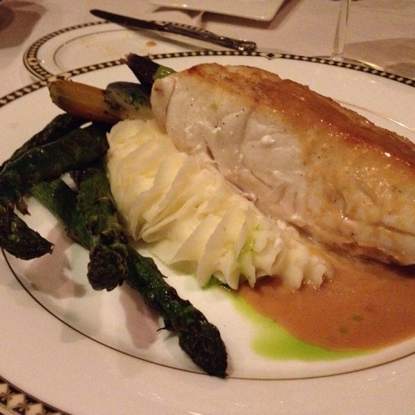 5/10/2014 tarihinde Molly J.ziyaretçi tarafından Duane&#39;s Prime Steaks &amp; Seafood'de çekilen fotoğraf