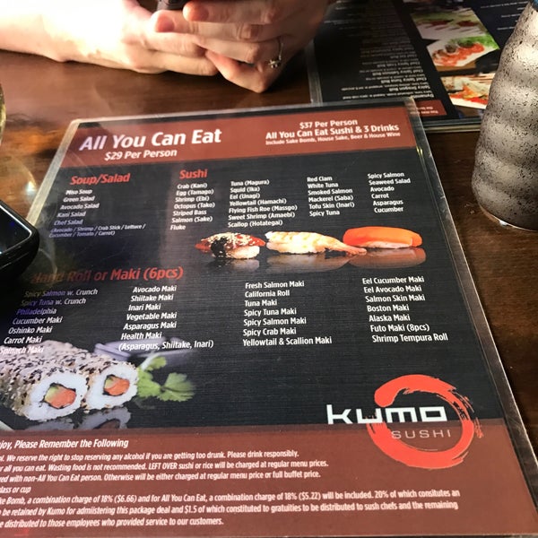 4/14/2017 tarihinde Rob M.ziyaretçi tarafından Kumo Sushi'de çekilen fotoğraf