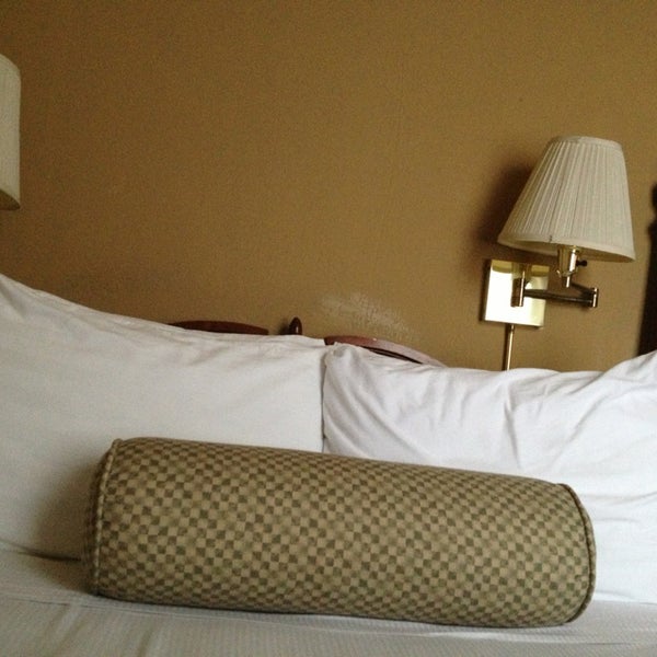 รูปภาพถ่ายที่ Powell Hotel โดย Danonki เมื่อ 12/25/2012