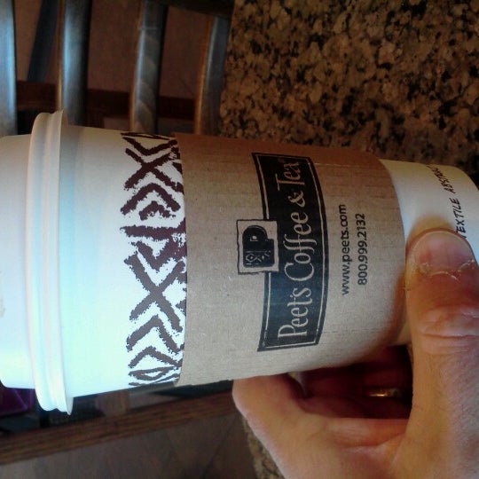 12/10/2012 tarihinde Topher J.ziyaretçi tarafından Peet&#39;s Coffee &amp; Tea'de çekilen fotoğraf
