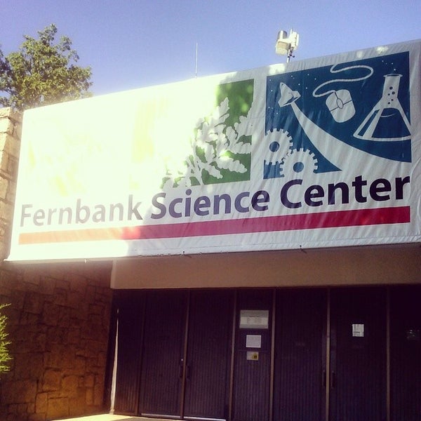 รูปภาพถ่ายที่ Fernbank Science Center โดย Kelly T. เมื่อ 7/29/2014