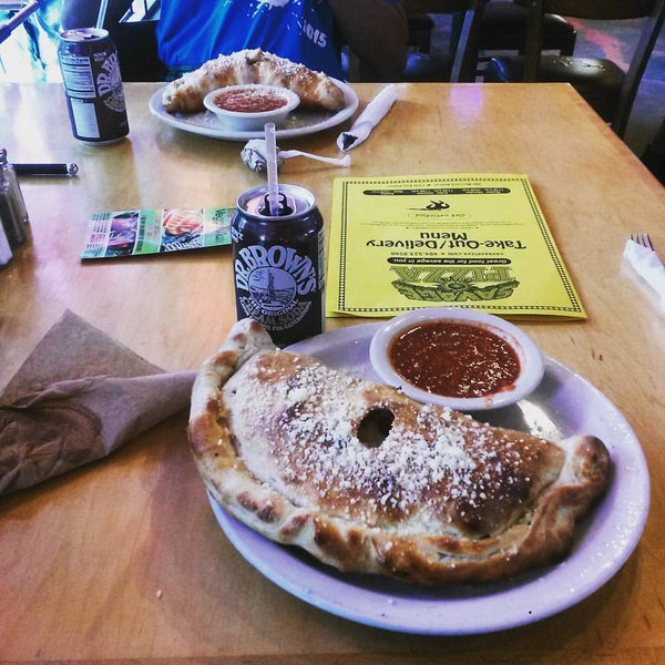 9/12/2015にKelly T.がSavage Pizzaで撮った写真