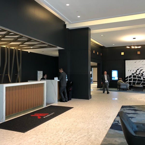 Foto diambil di Bethesda North Marriott Hotel &amp; Conference Center oleh Soowan J. pada 10/21/2019