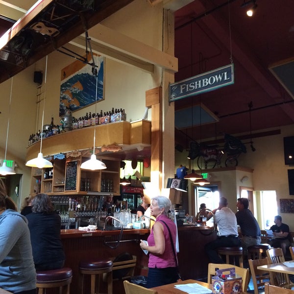 Foto scattata a Fish Tale Brew Pub da Dan O. il 7/10/2015
