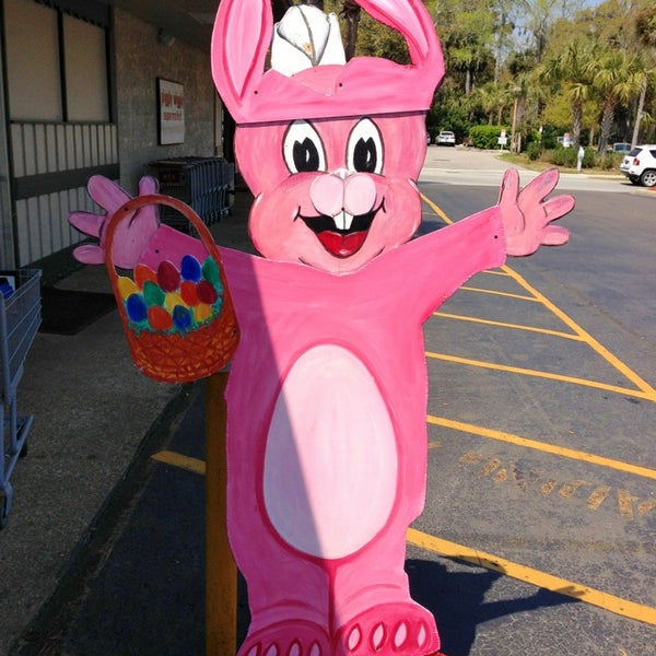 Photo taken at Piggly Wiggly by Mick H. on 3/30/2013