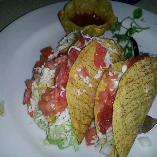 Foto tomada en La Parrilla Mexican Restaurant  por D. F. el 11/27/2012