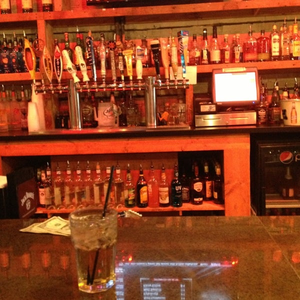 รูปภาพถ่ายที่ Whiskey Jacks Saloon โดย Chad เมื่อ 2/15/2013