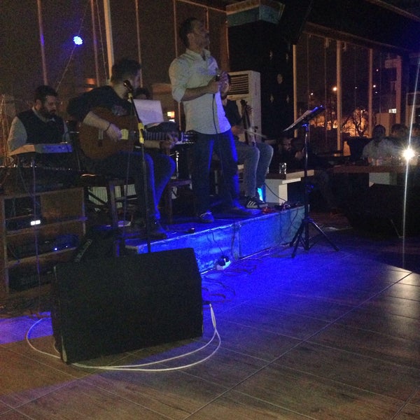 Photo prise au Terrace 34 Restaurant &amp; Cafe par Ertuğrul Ö. le1/25/2015