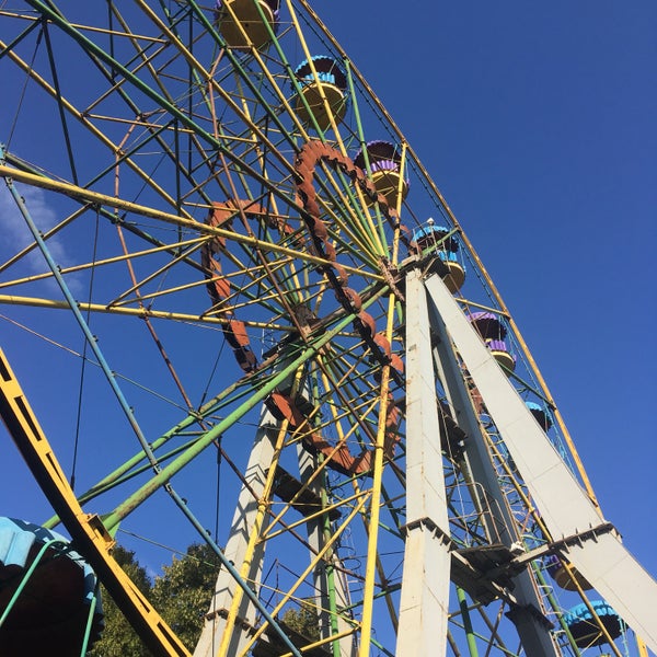 Download wallpaper 3840x2160 ferris wheel, cabins, sky, attraction 4k uhd 16:9 h