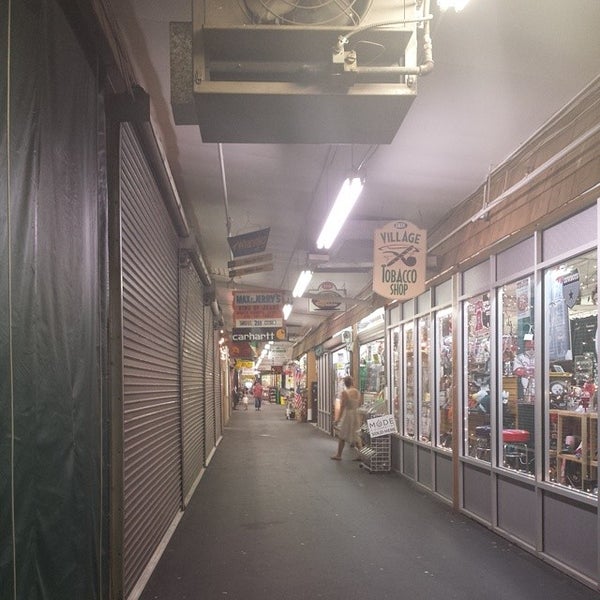 6/26/2014にShanemichael D.がBerlin Farmer&#39;s Market &amp; Shopping Centerで撮った写真