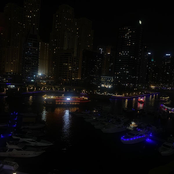Foto tirada no(a) Wyndham Dubai Marina por 90♉️🦅 .. em 5/29/2022