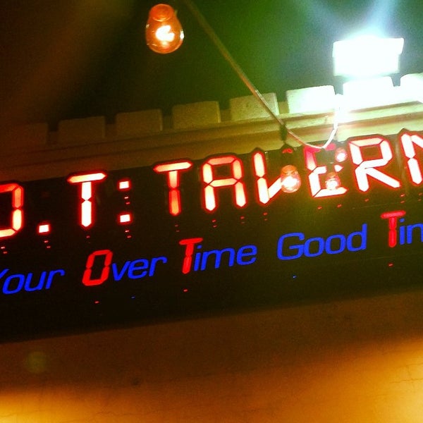 Foto tirada no(a) OT Tavern por Will em 9/25/2014