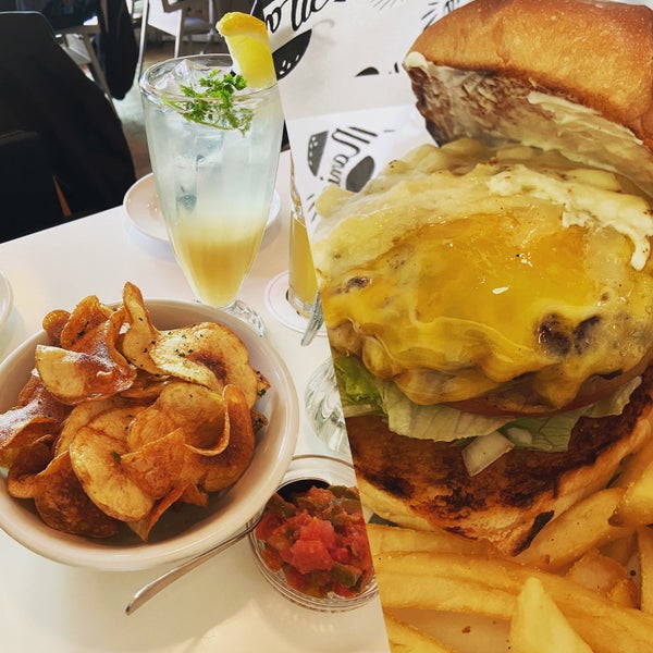 Photos at Burger Mania - 恵 比 寿 - 東 京, 東 京 都