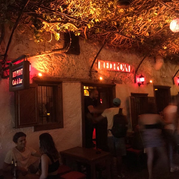 Foto tirada no(a) Red Point Cafe&amp;Bar por Mustafa T. em 7/25/2018