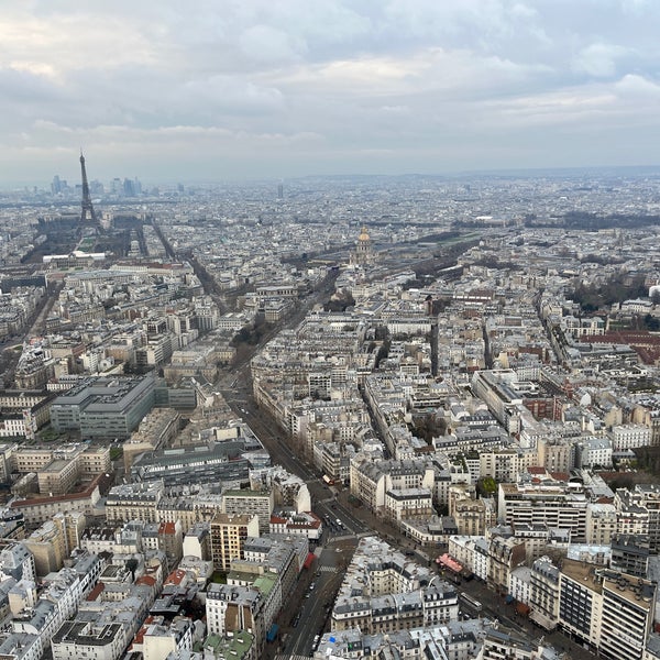 Foto tirada no(a) Observatório panorâmico da Tour Montparnasse por Menno O. em 1/22/2023